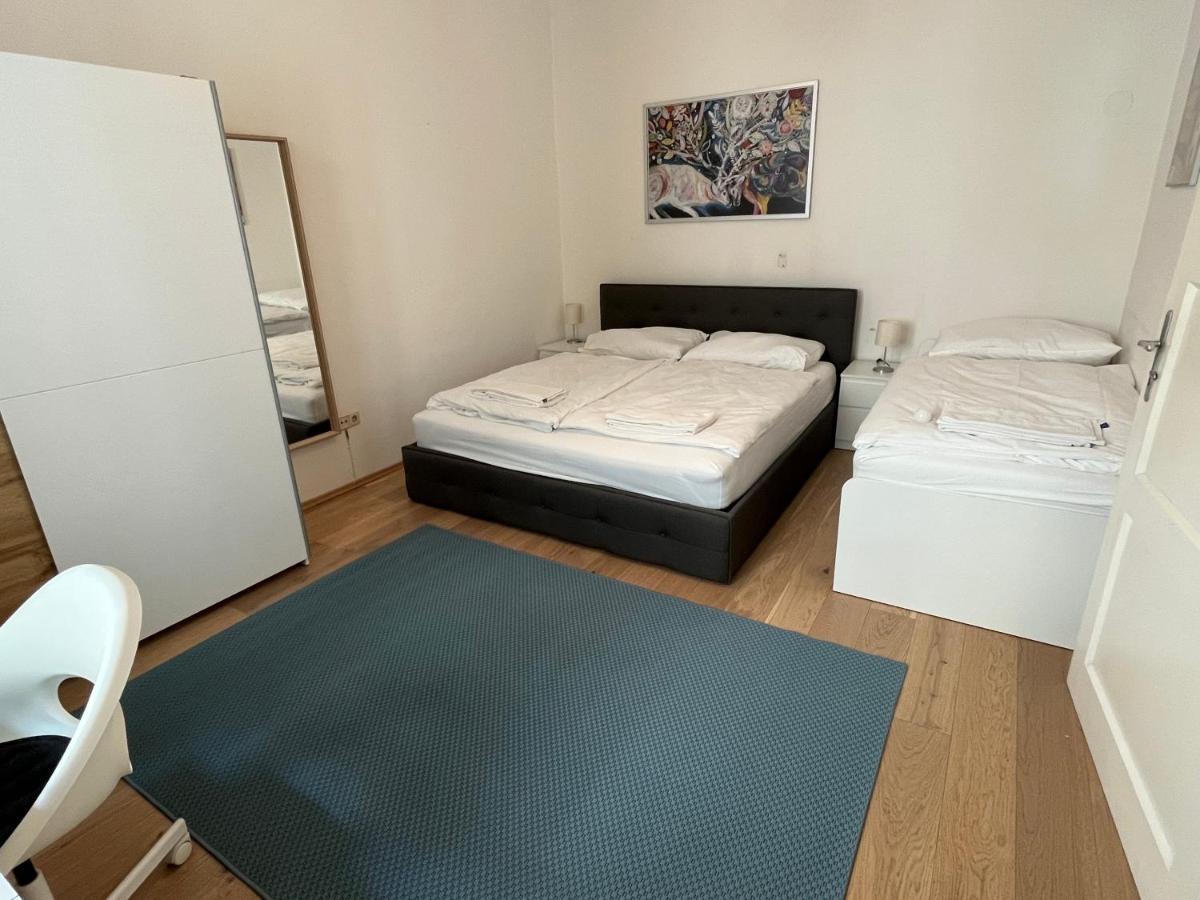 Апартаменты Stylish Apt Near Urania 1Br Вена Экстерьер фото
