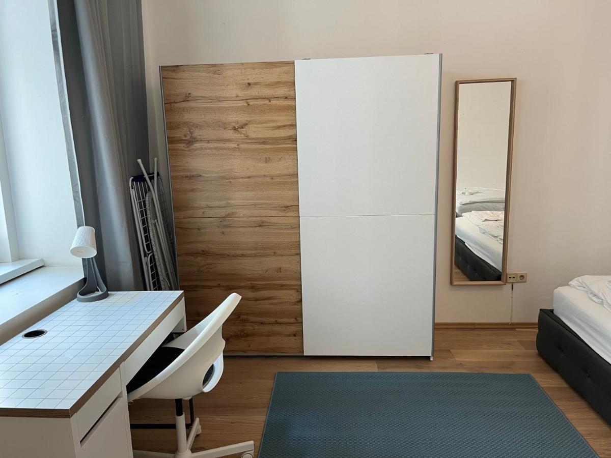 Апартаменты Stylish Apt Near Urania 1Br Вена Экстерьер фото