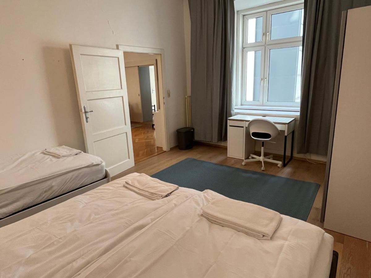 Апартаменты Stylish Apt Near Urania 1Br Вена Экстерьер фото