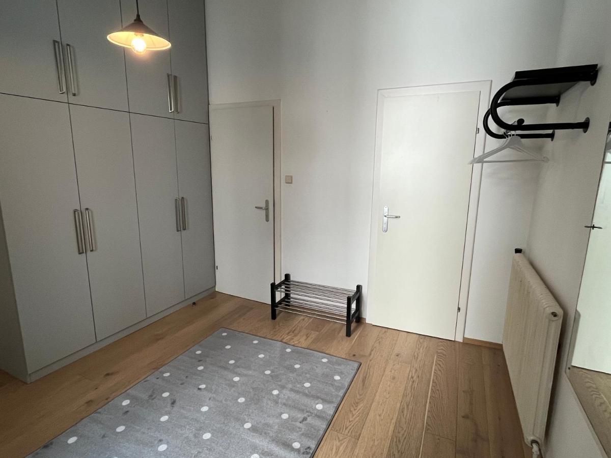 Апартаменты Stylish Apt Near Urania 1Br Вена Экстерьер фото