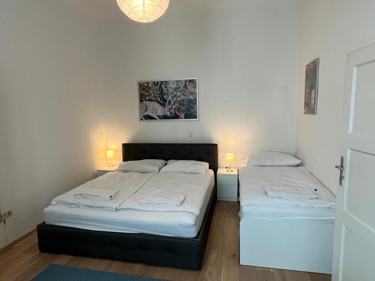 Апартаменты Stylish Apt Near Urania 1Br Вена Экстерьер фото